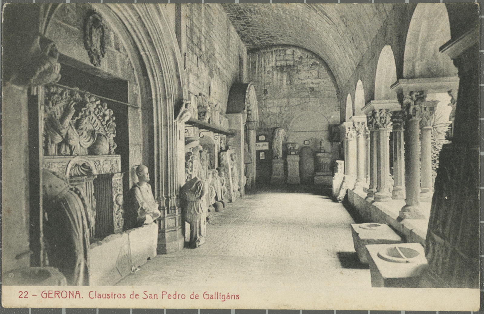 22 -Gerona. Claustros de San Pedro de Galligáns