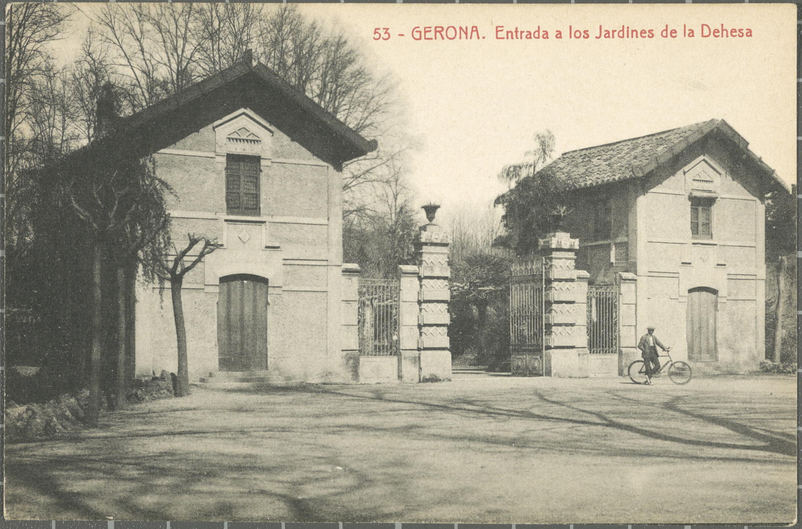 Desconegut, 53 -Gerona. Entrada a los Jardines de la Dehesa