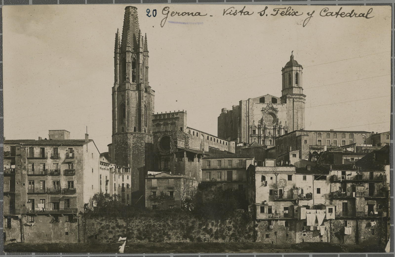 20. Gerona - Vista S. Felix y Catedral