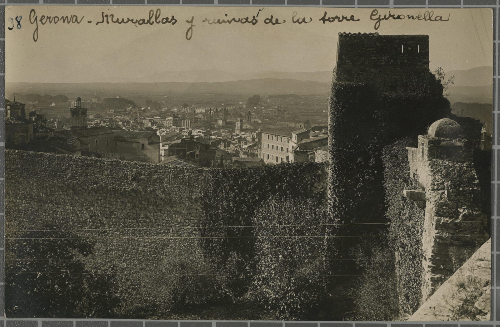 Desconegut, 38. Gerona - Murallas y ruinas de la torre Gironella