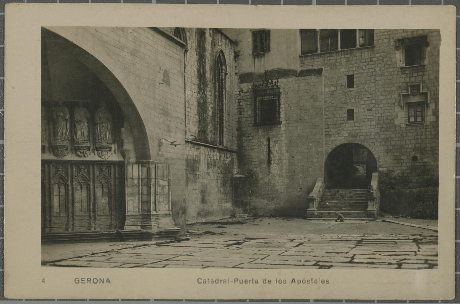 4 Gerona Catedral-Puerta de los Apóstoles