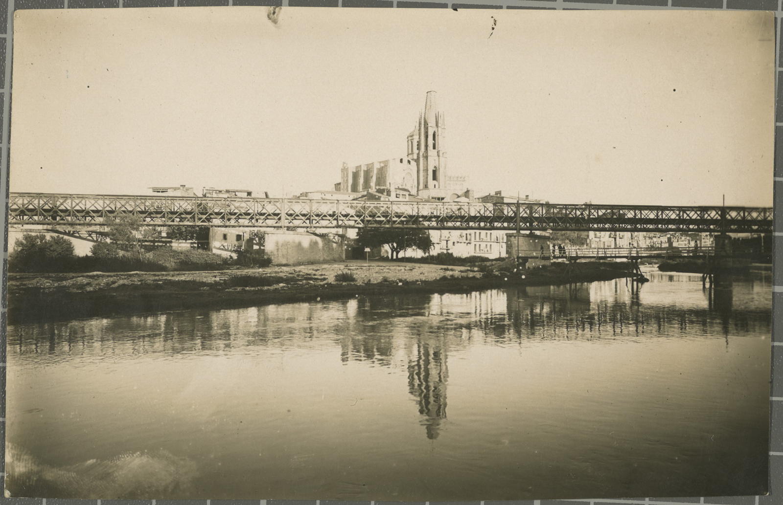 Desconegut, Puente Ferrocarril y Río Ter