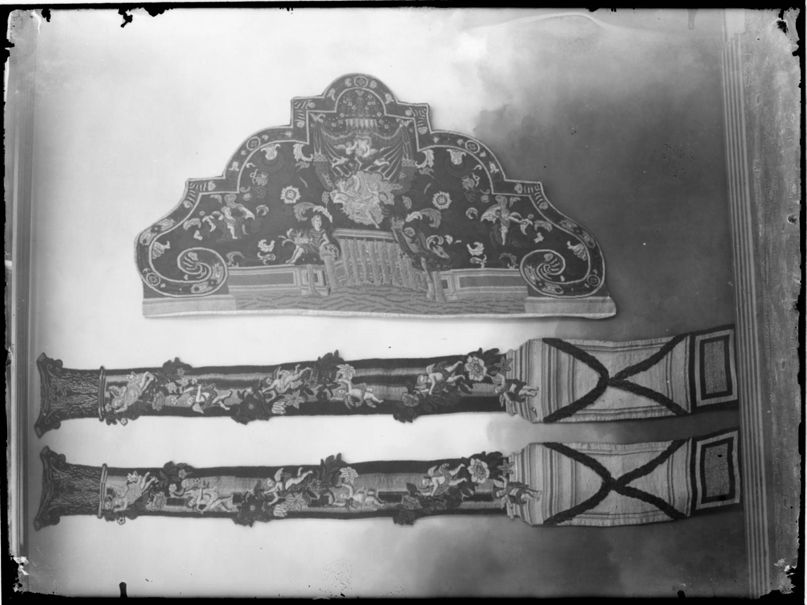 Desconegut, [Objectes decoratius]