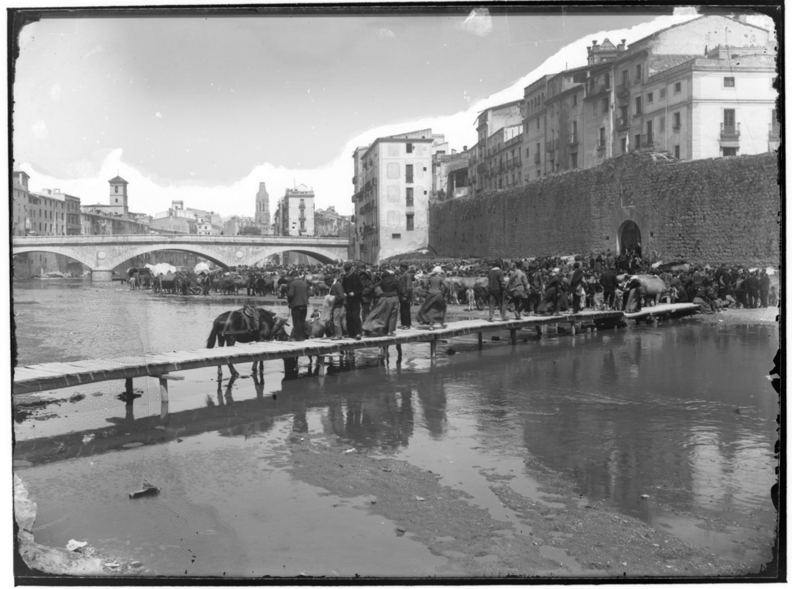 Amís Unal Alá, Mercat de l'Areny
