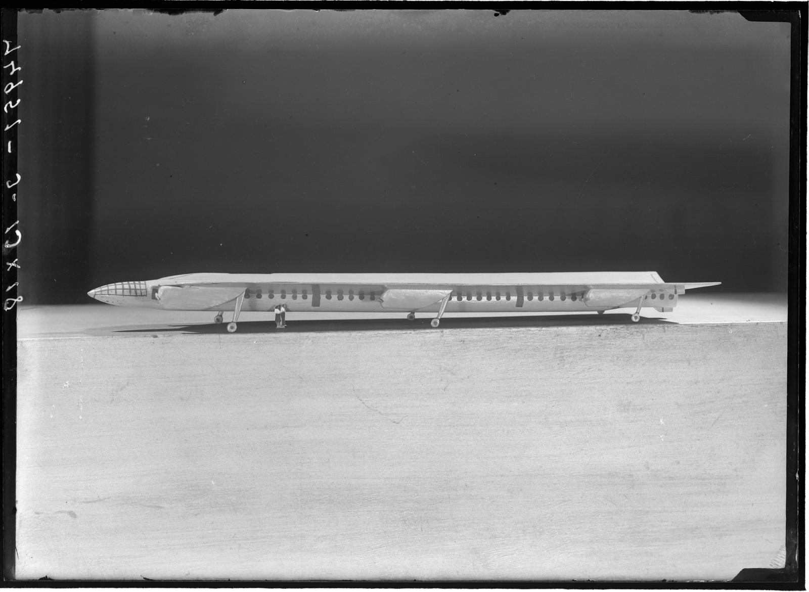 Desconegut, [Model of a plane]