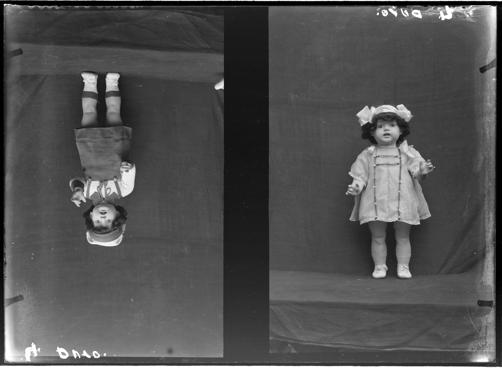 Desconegut, [Dolls]