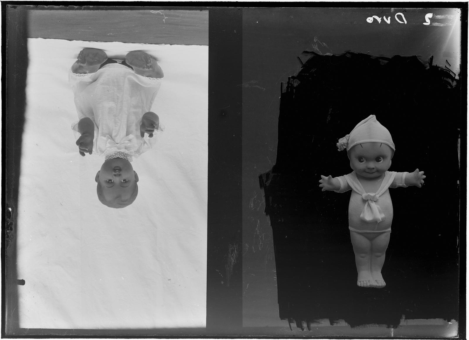 Desconegut, [Dolls]