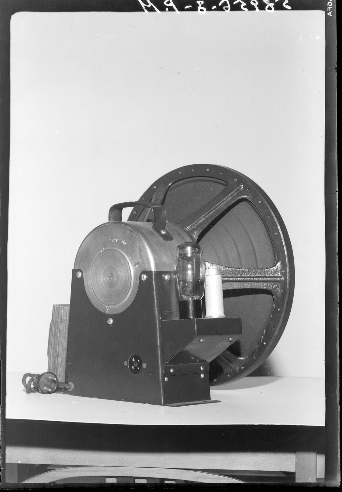 Desconegut, [Speaker]