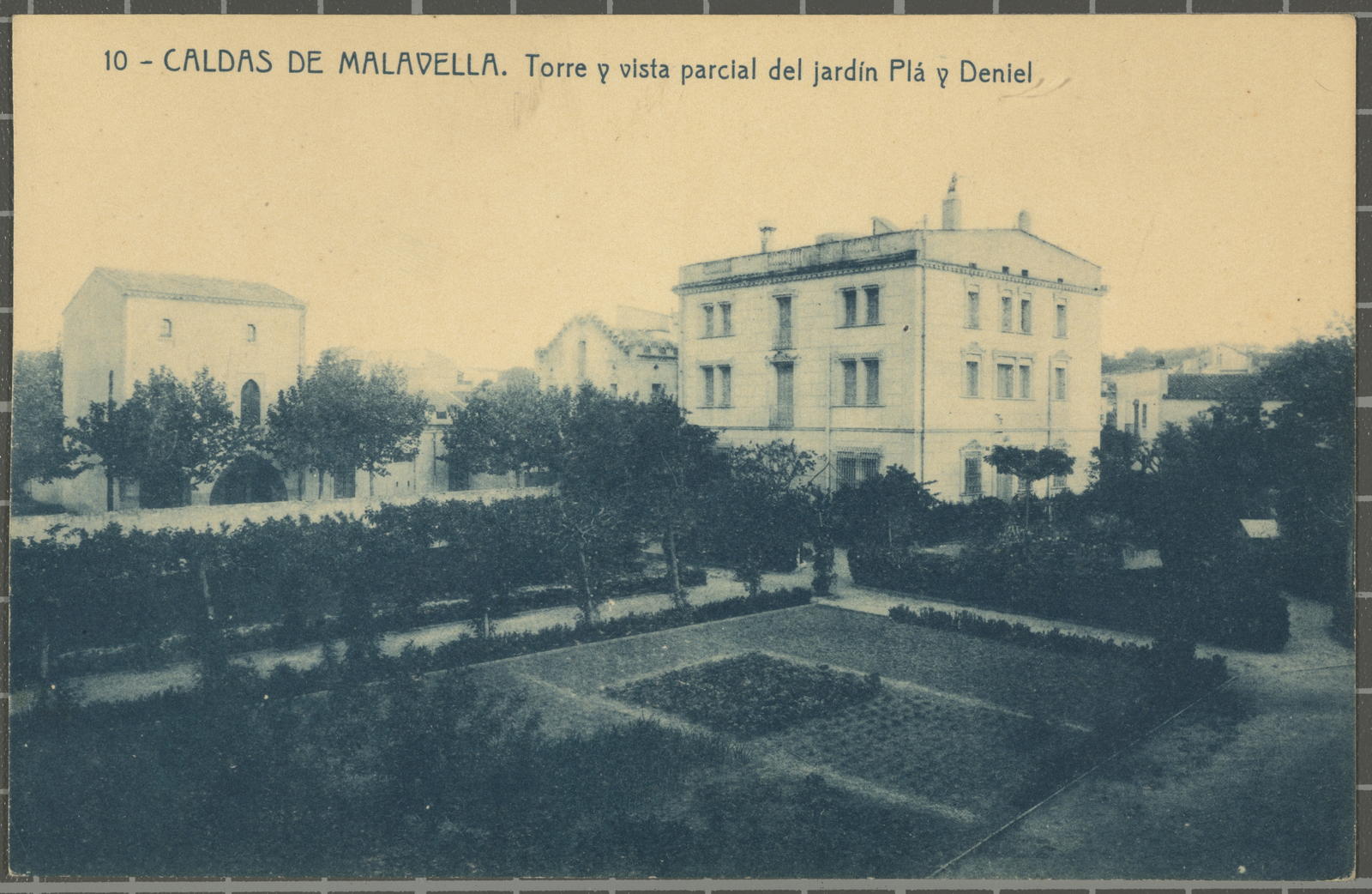 Josep Thomas Bigas, 10 - CALDAS DE MALAVELLA. Torre y vista parcial del jardín Plá y Deniel