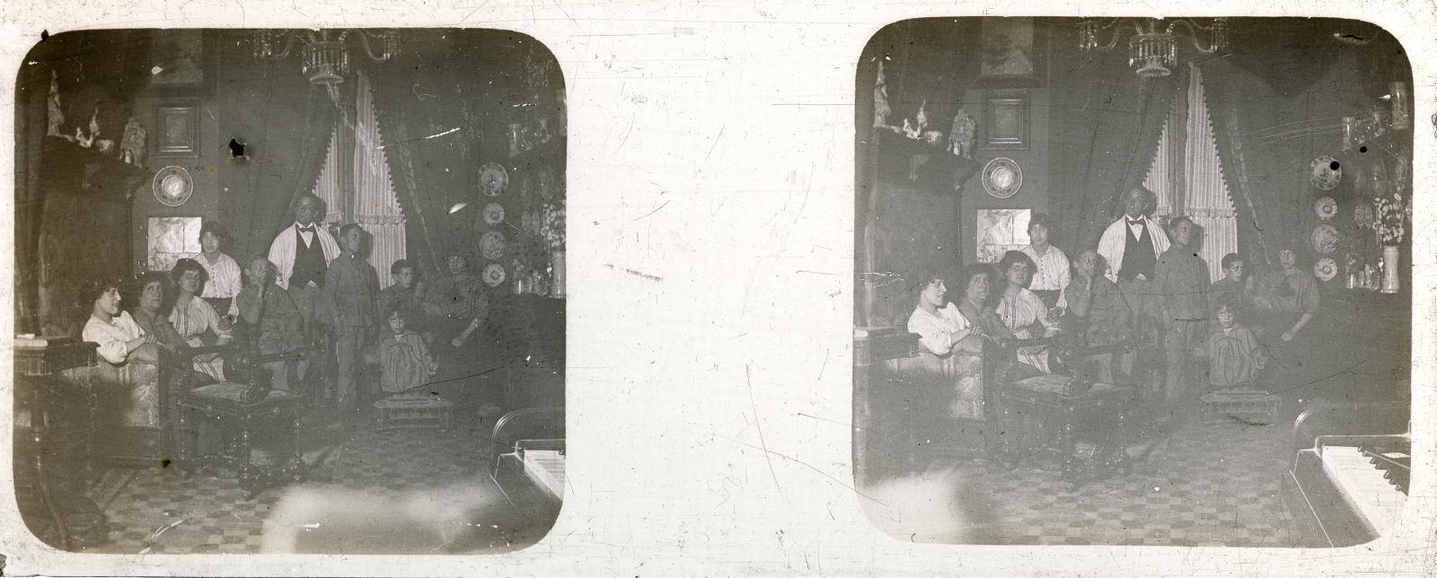 Desconegut, [Family Portrait]