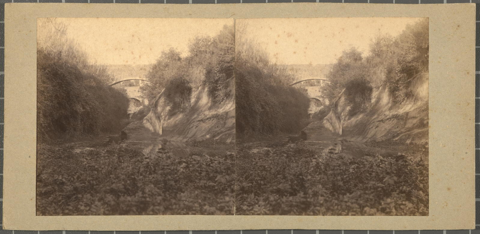 Desconegut, [Pont sobre un riu]