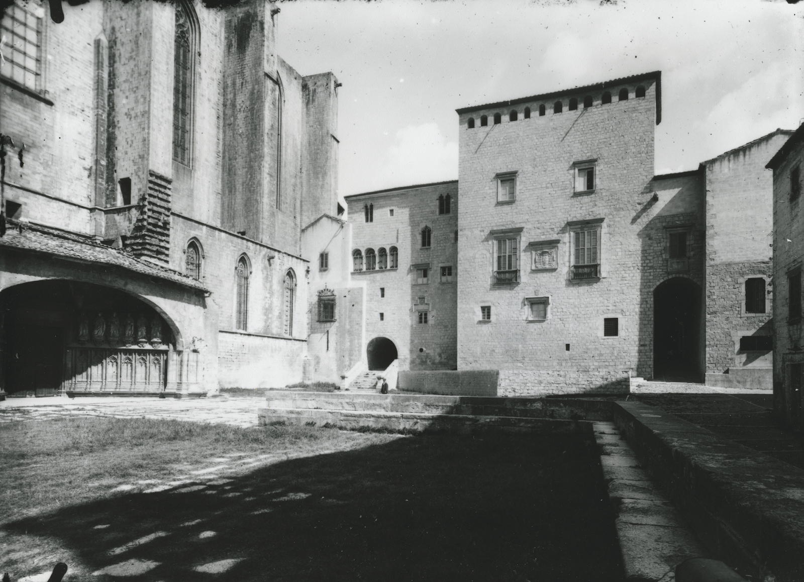 Josep Thomas Bigas, [Plaça dels Apòstols i Palau Episcopal]