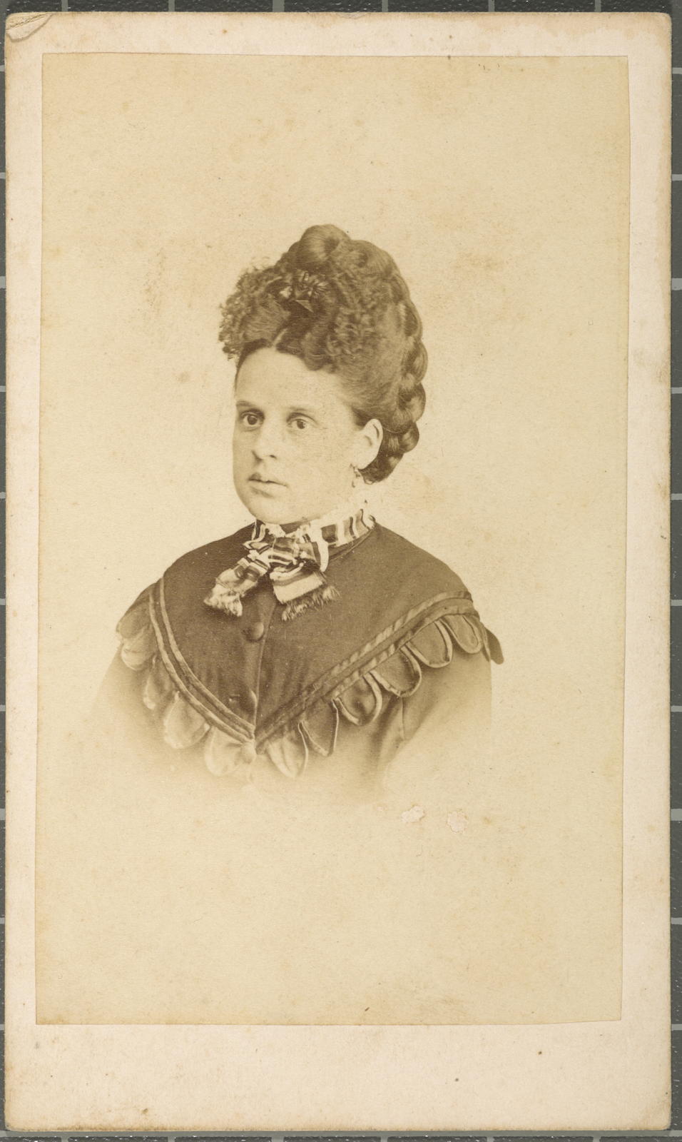 Joaquim Massaguer Vidal, [Retrat d'una dona]