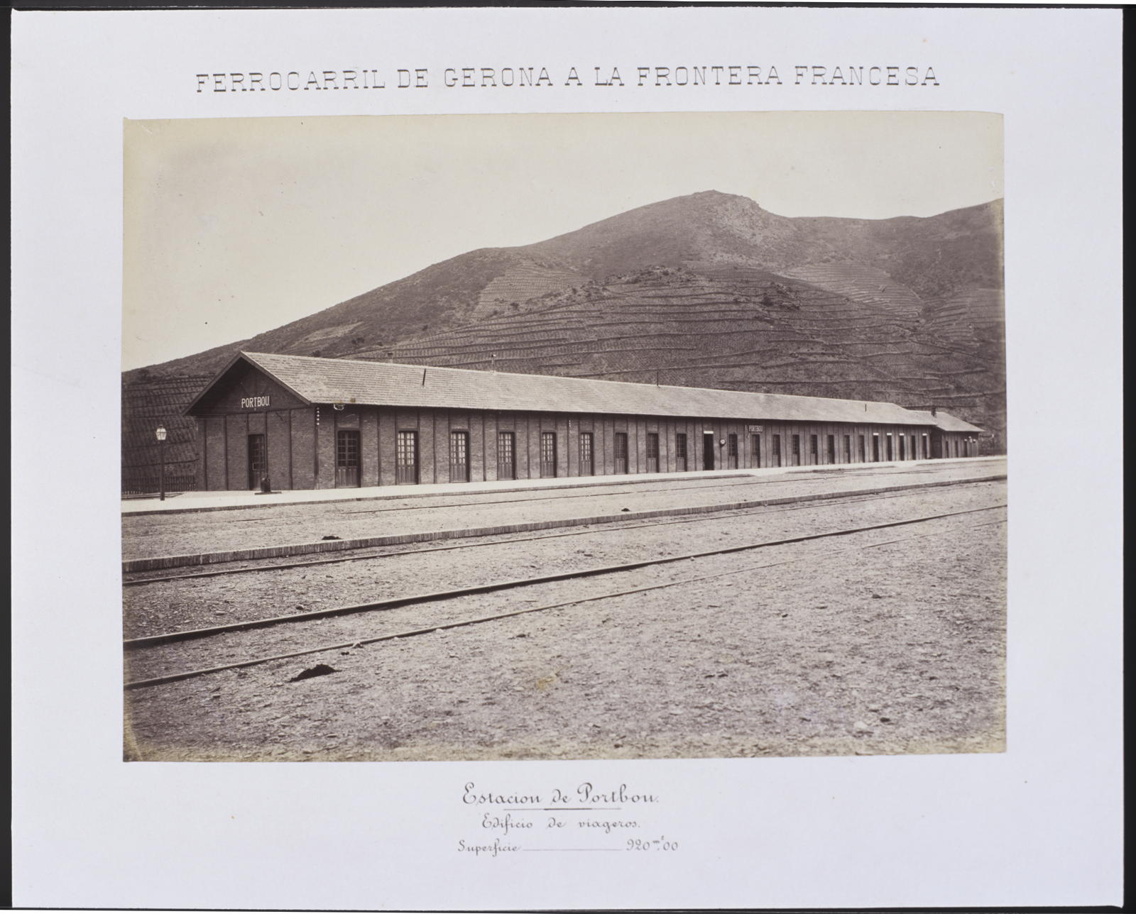 Desconegut, Ferrocarril de Gerona a la Frontera Francesa. Estacion de Porbou. Edificio de viajeros