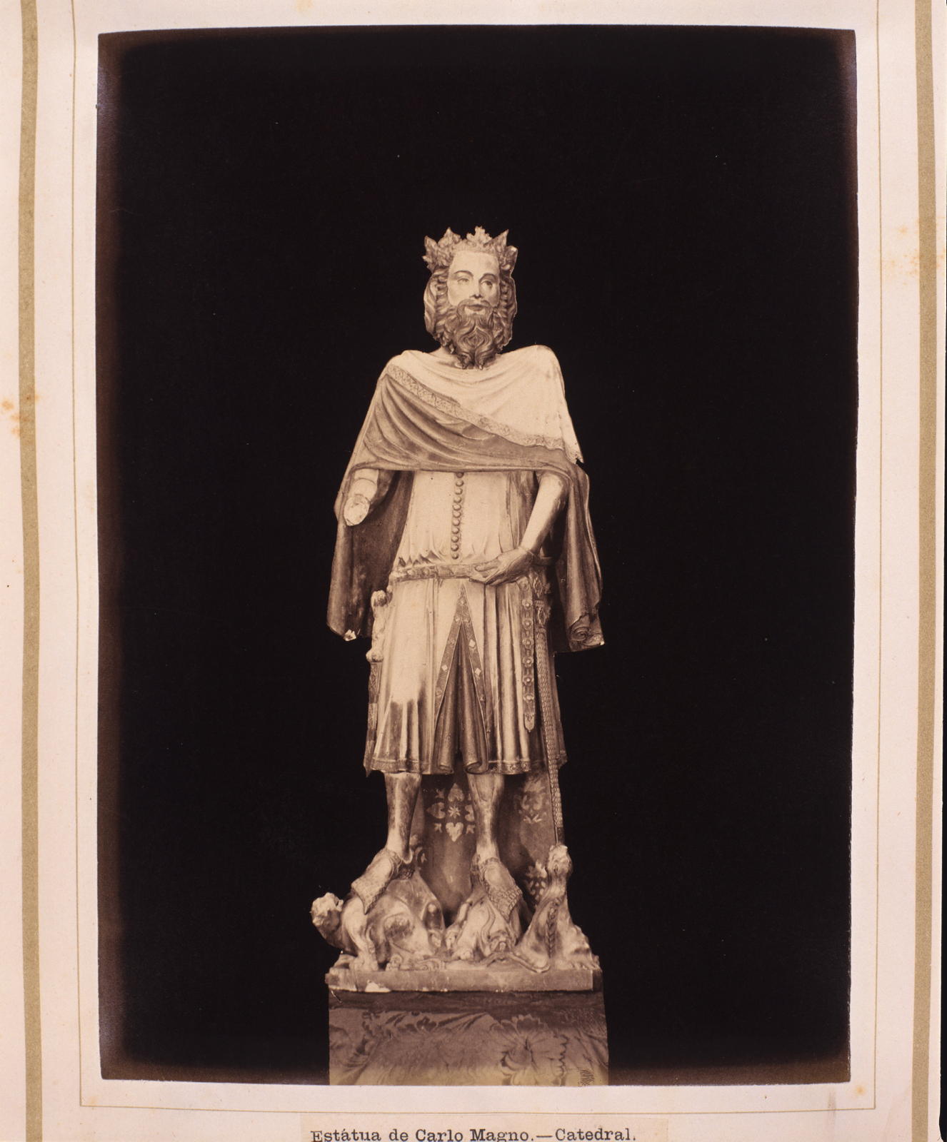 Joan Martí Centelles, 25. Statue of Carlo-Magno