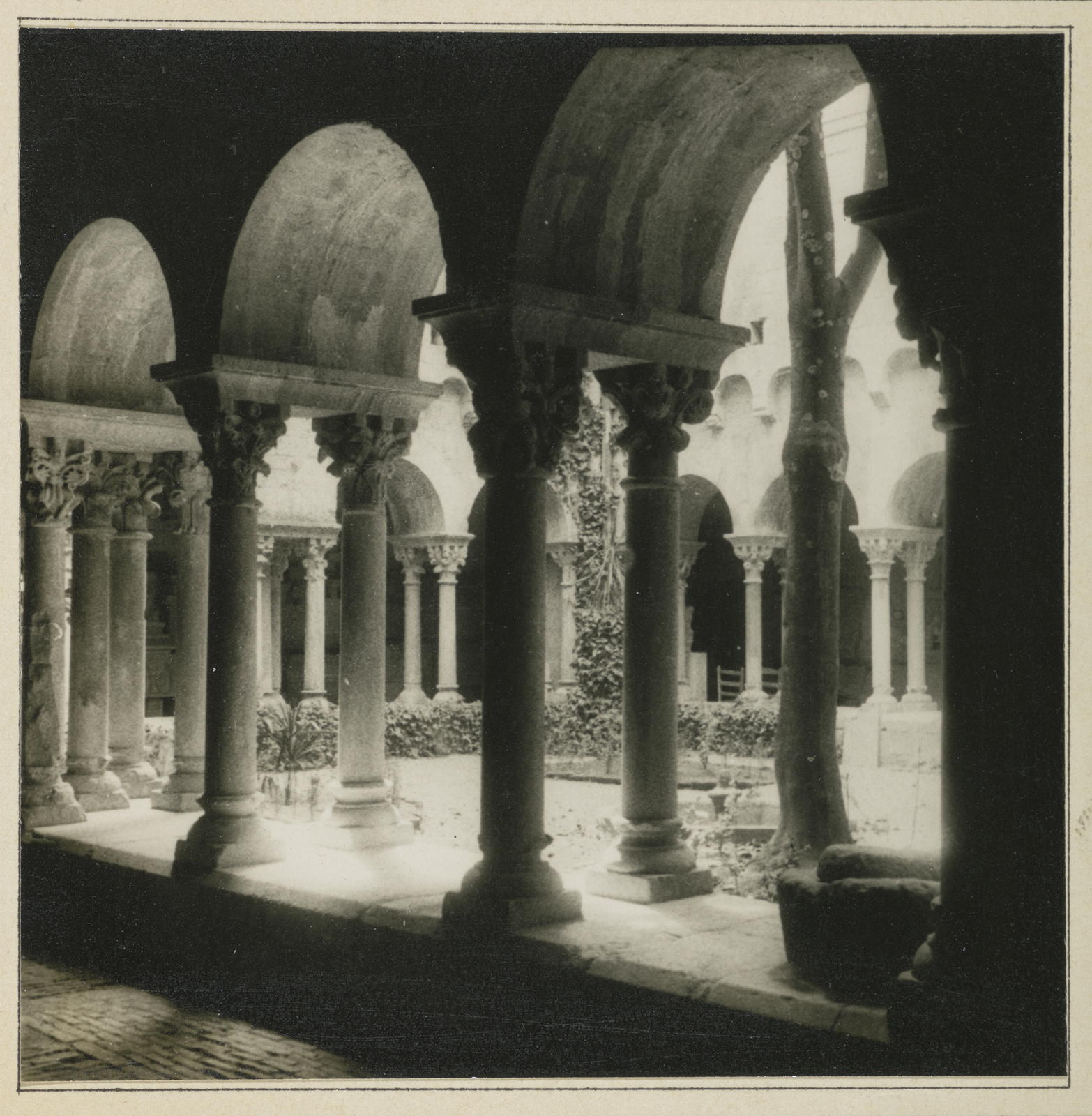 Desconegut, Angle of the cloister of San Pedro