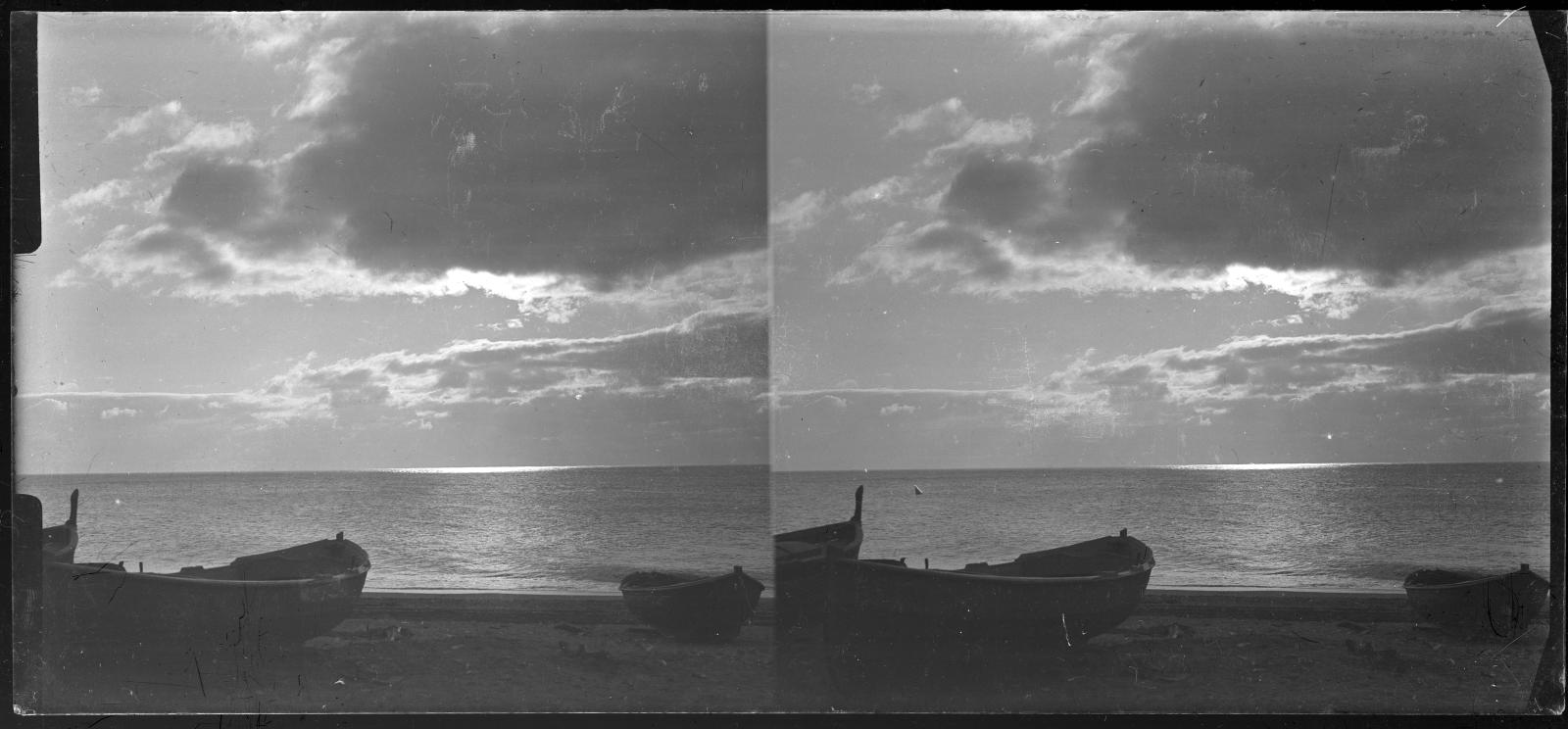 Desconegut, [Barques a la sorra]