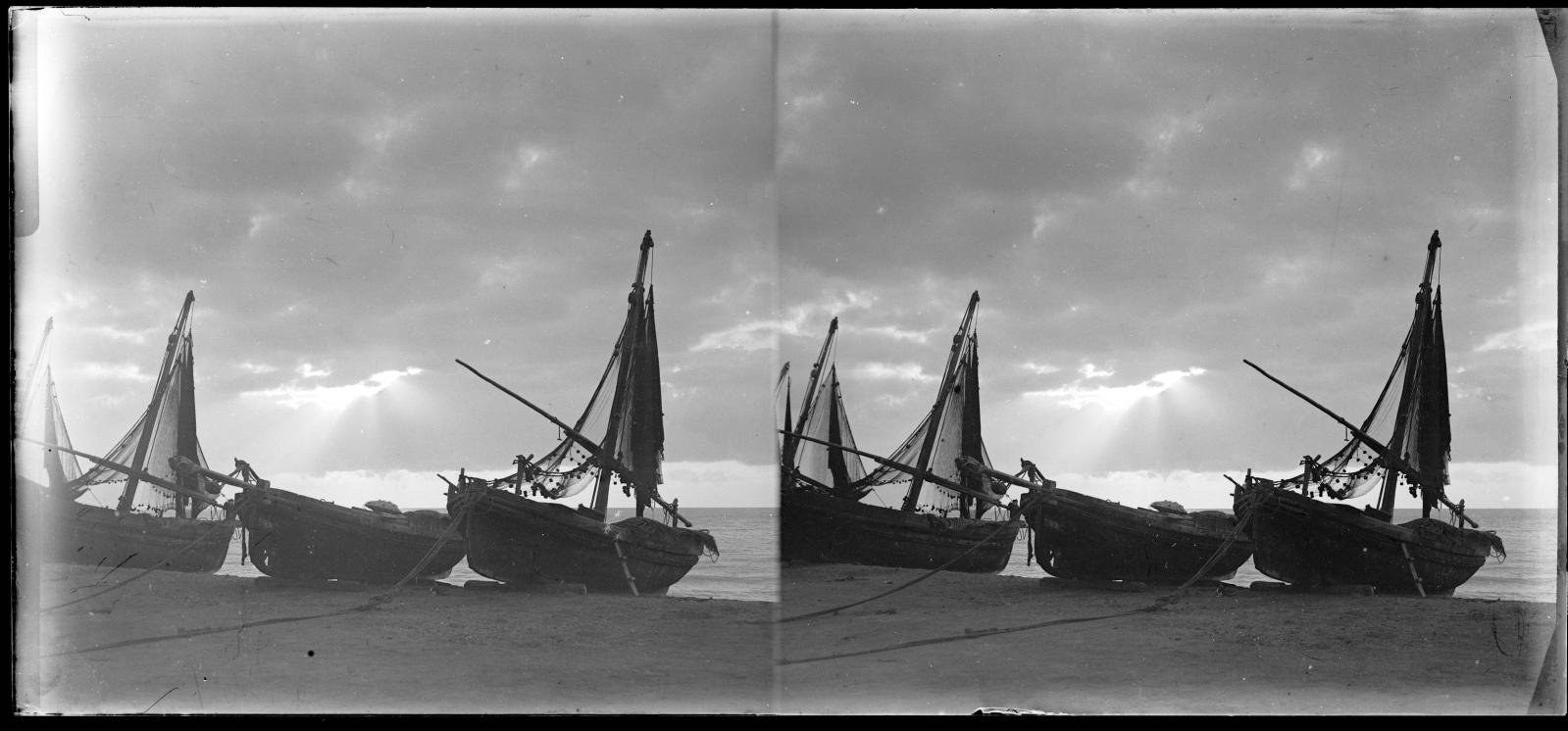 Desconegut, [Sand boats]