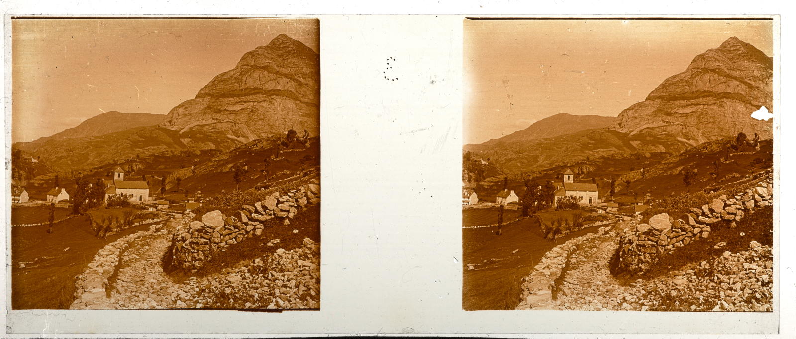 Desconegut, [Església a la Vall d'Ordesa]
