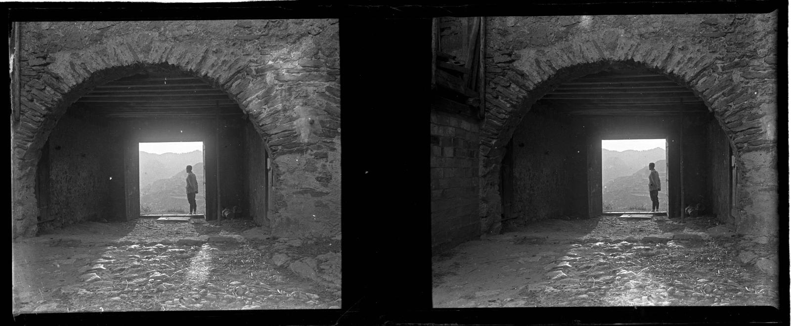 Desconegut, [Gombrèn Sanctuary Access Portal]
