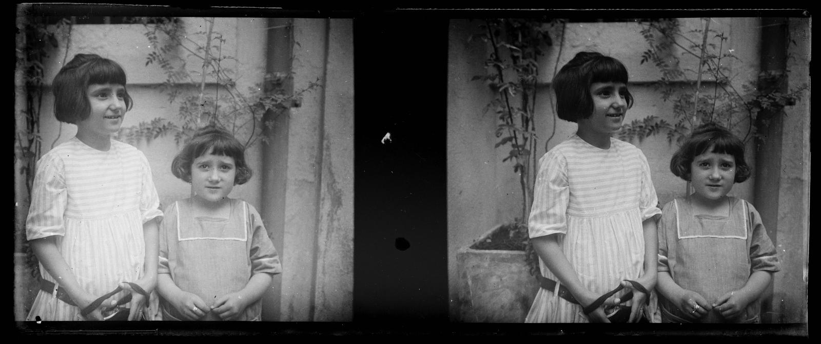Desconegut, [Portrait of two girls]