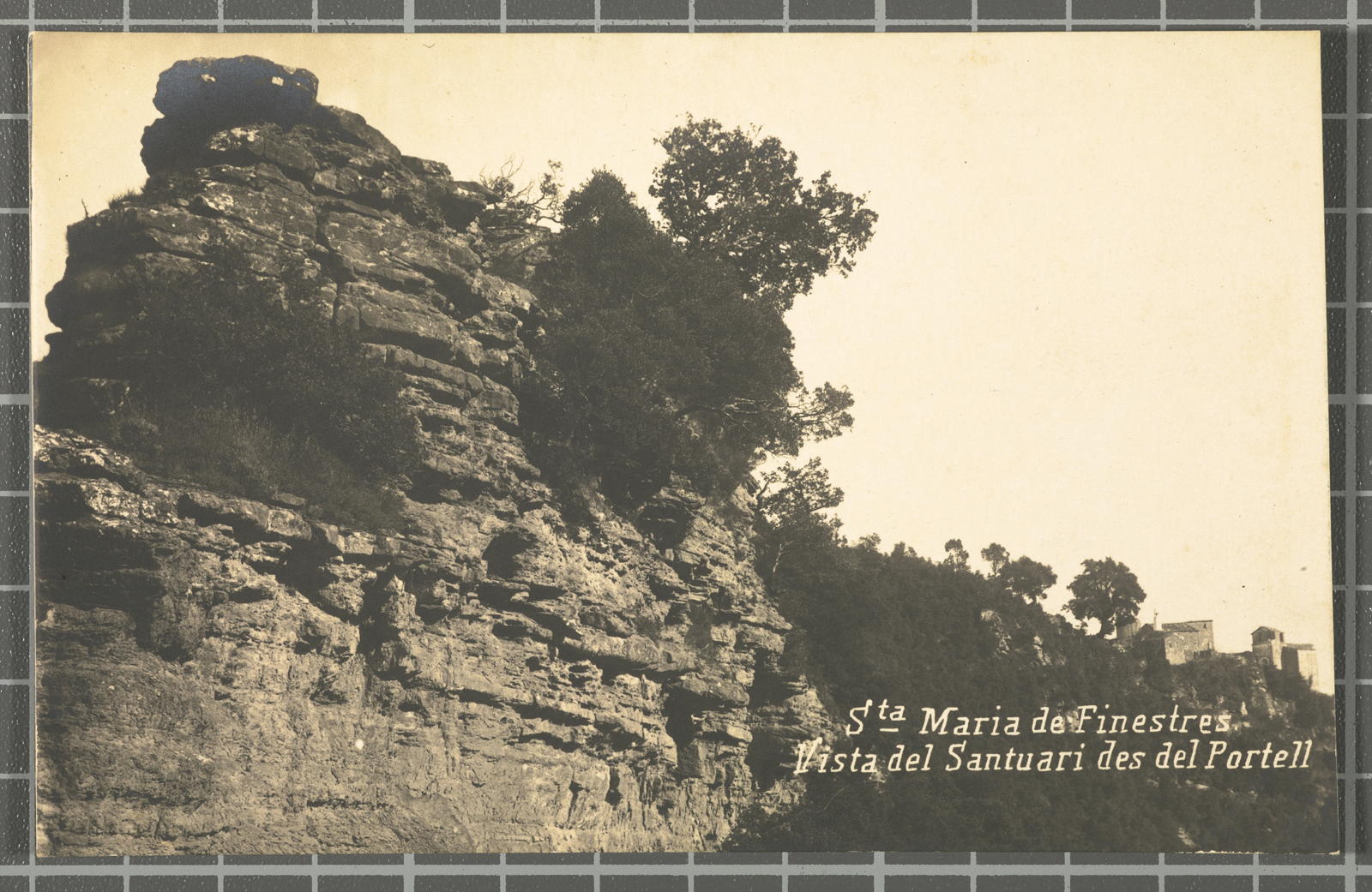 Desconegut, Sta. Maria de Finestres. Vista del Santuari des del Portell