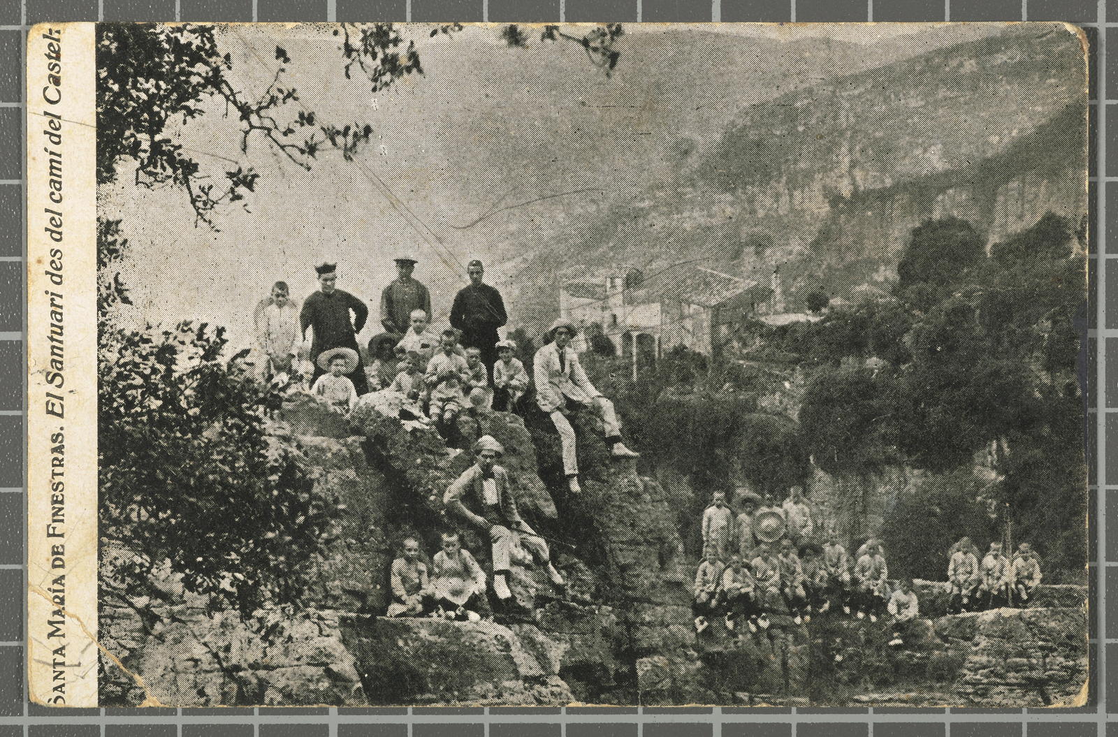Desconegut, Santa María de Finestras. El Santuari des del cami del Castell.