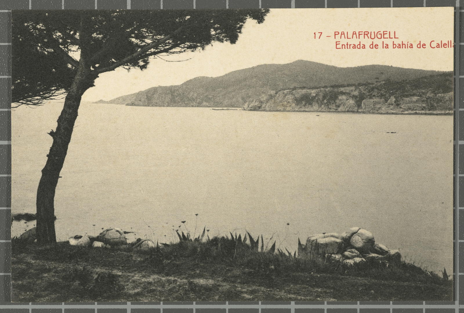 Desconegut, 17 - Palafrugell. Entrance of the Calella Bahia