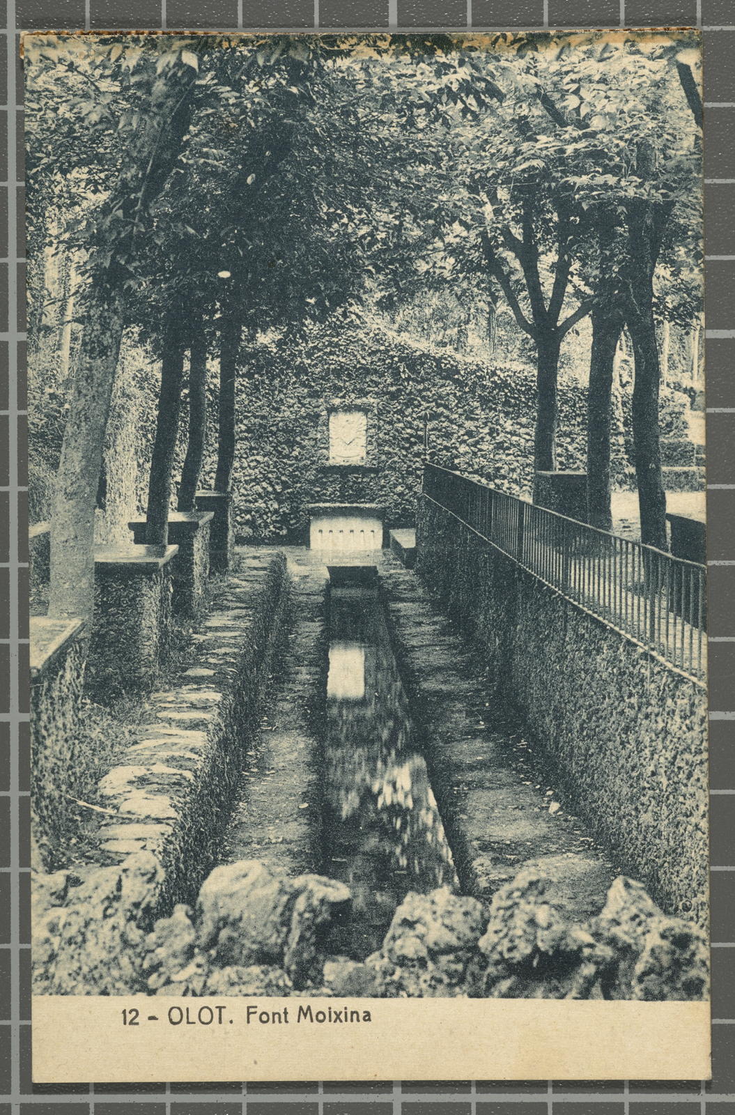 Desconegut, 12 - Olot. Font Moixina