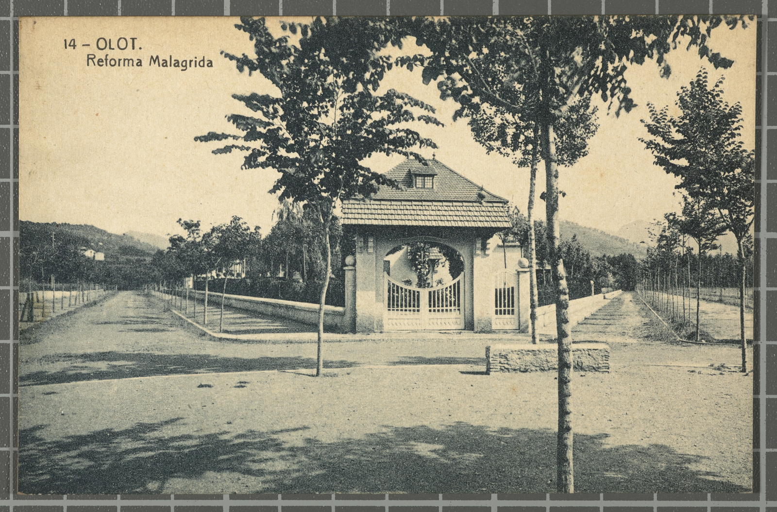 Desconegut, 14 - Olot. Reforma Malagrida