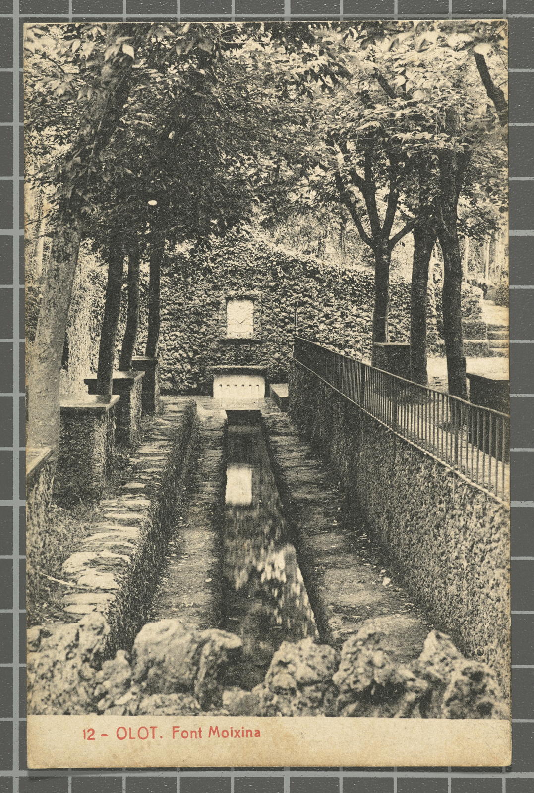 Desconegut, 12 - Olot. Font Moixina