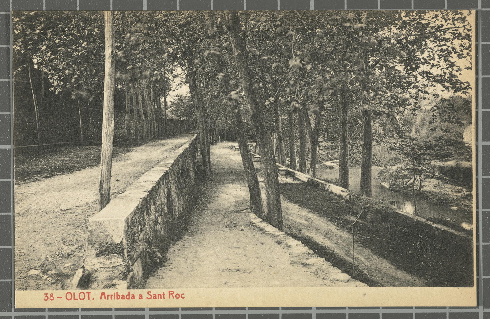 Desconegut, 38 - Olot. Arrival at San Roque