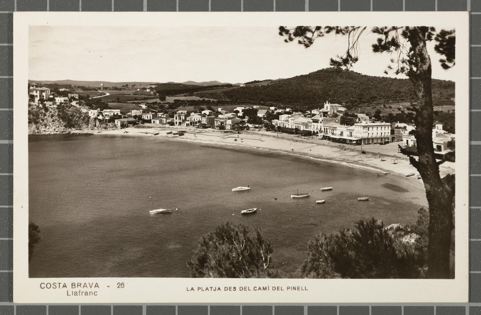 Desconegut, Costa Brava - 26 Llafranc. The beach from the Pinell road