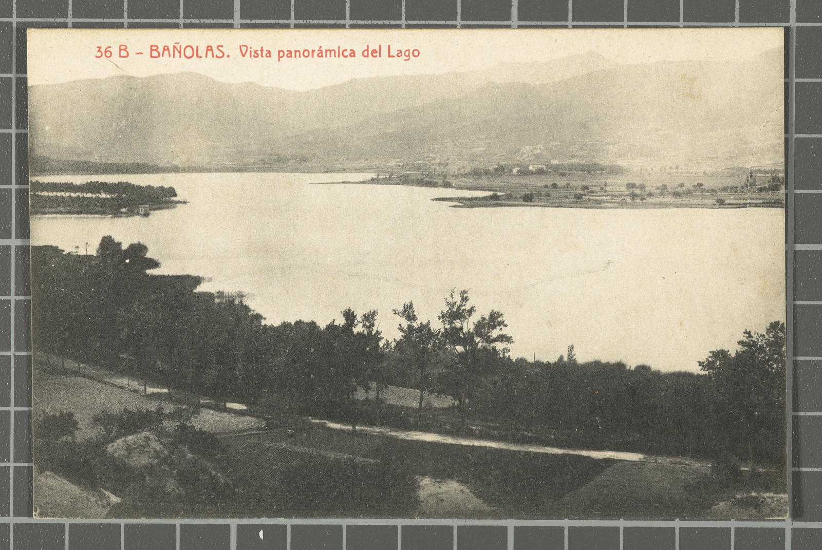 Desconegut, 36 B - Bañolas. Panoramic view of the Lago