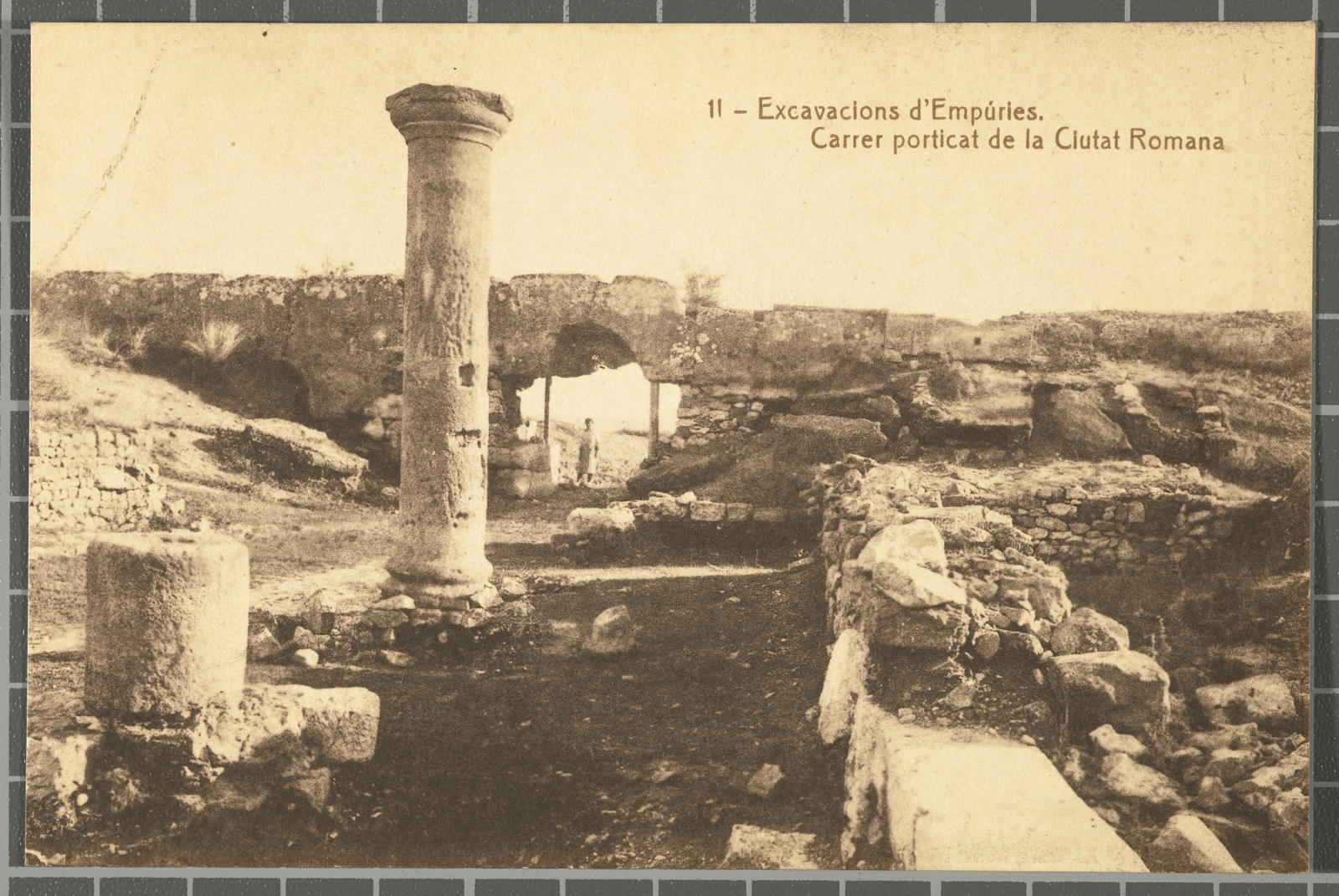 Josep Esquirol Pérez, 11 - Excavacions d'Empúries. Carrer porticat de la Ciutat Romana