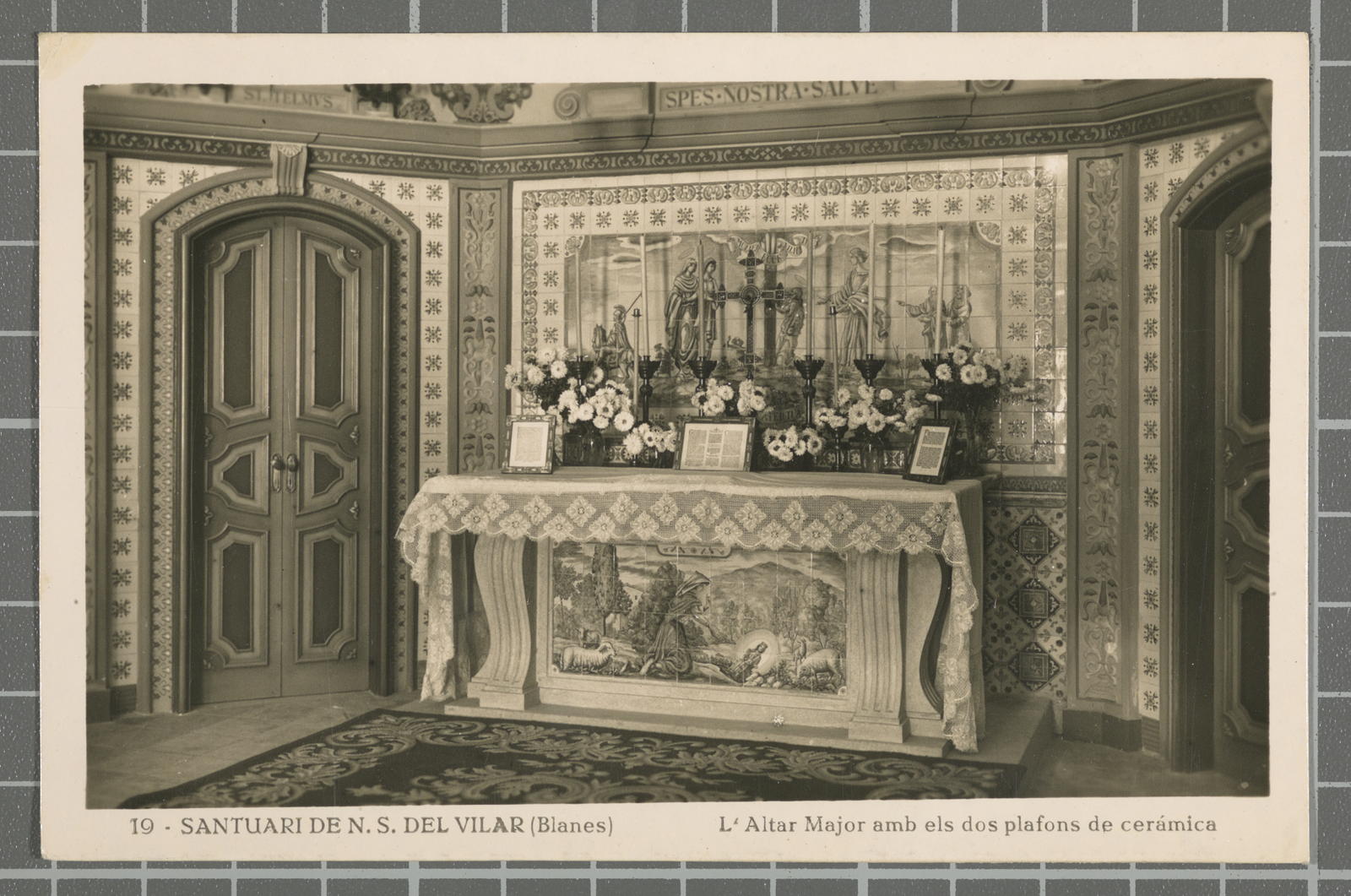 Desconegut, 19 - Sanctuary of N. S. del Vilar (Blanes). The Altar Major with the two ceramic panels