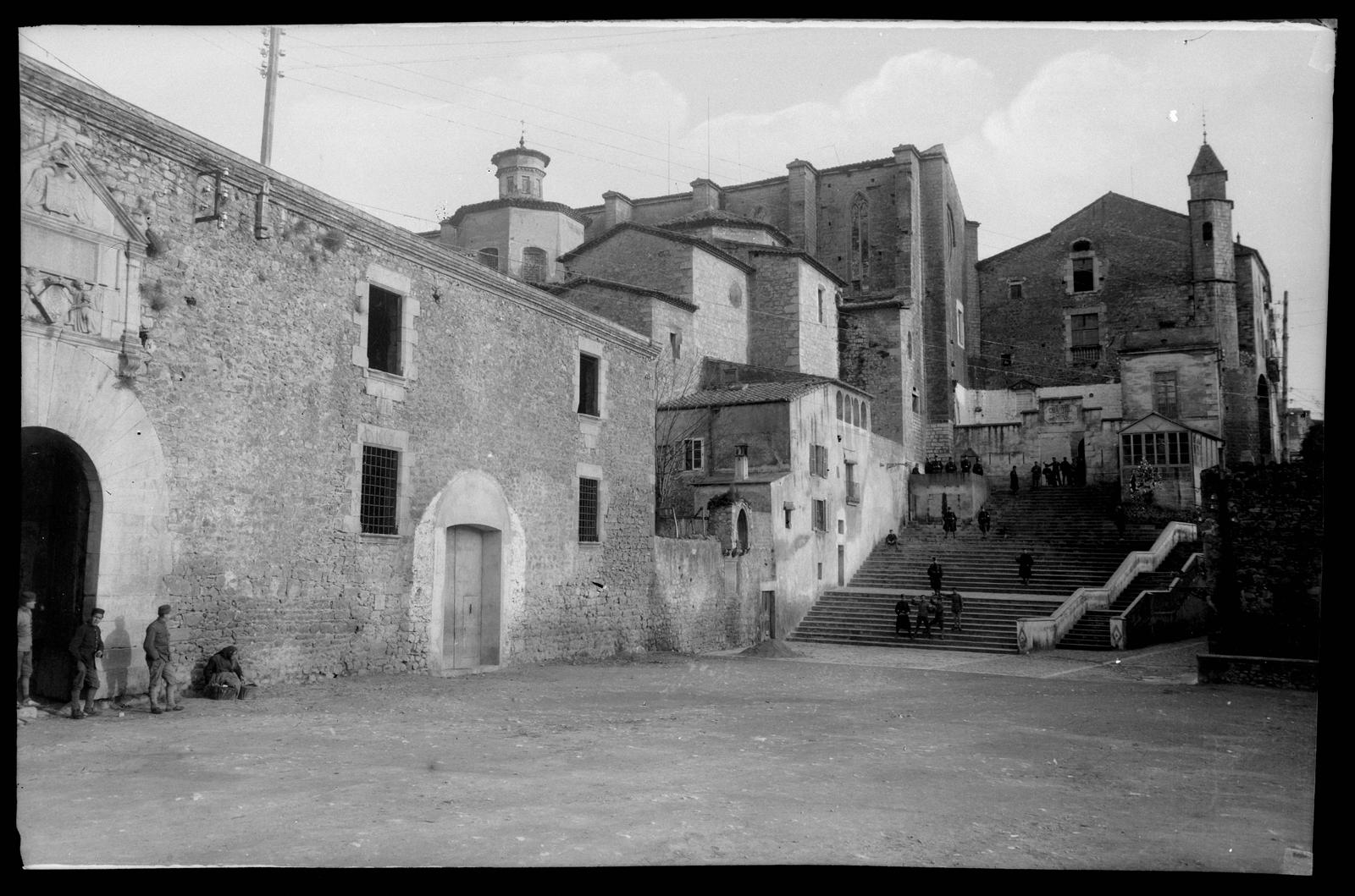 Desconegut, [Plaça de Sant Domènec]
