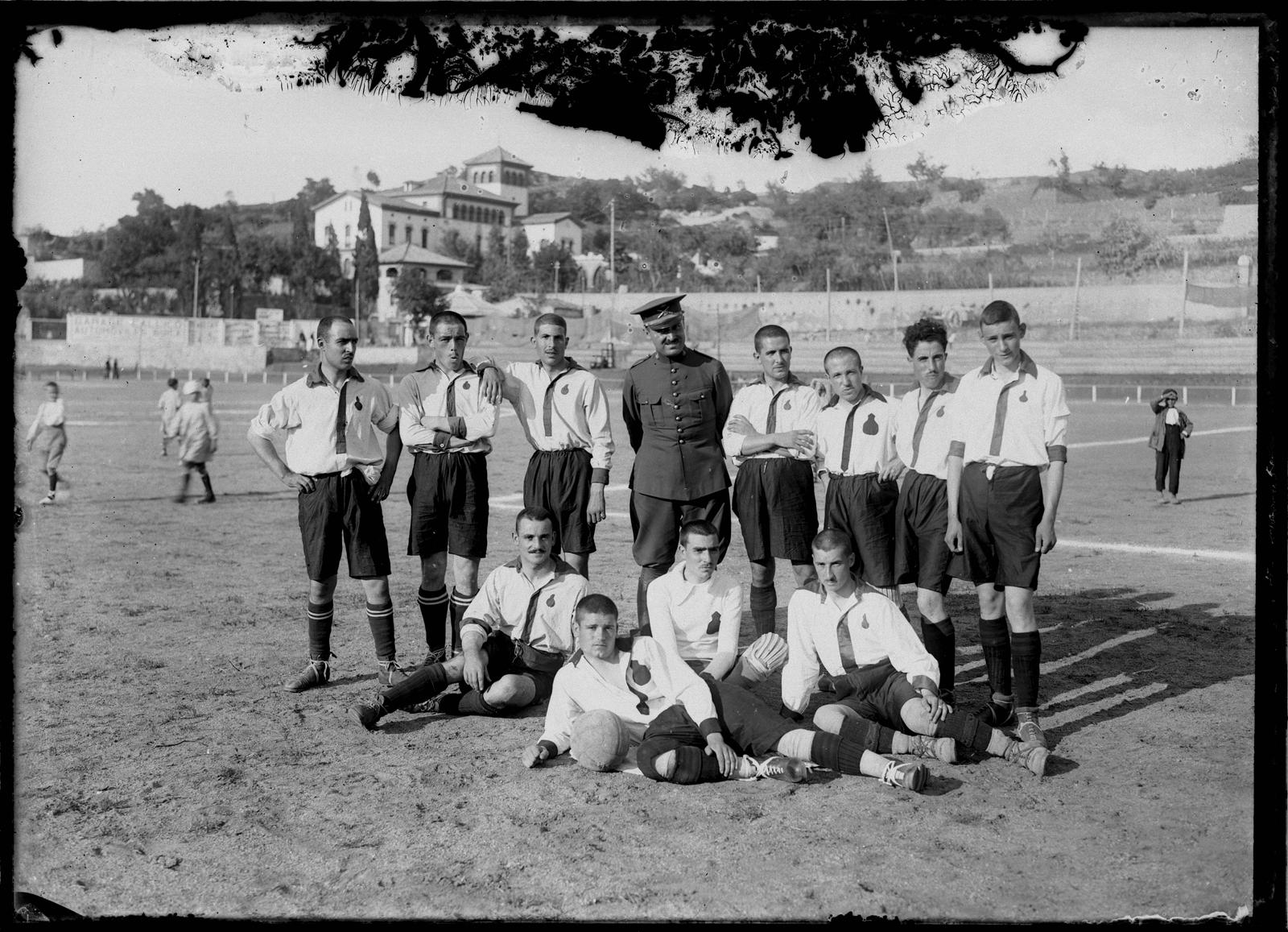 Desconegut, [Football team]