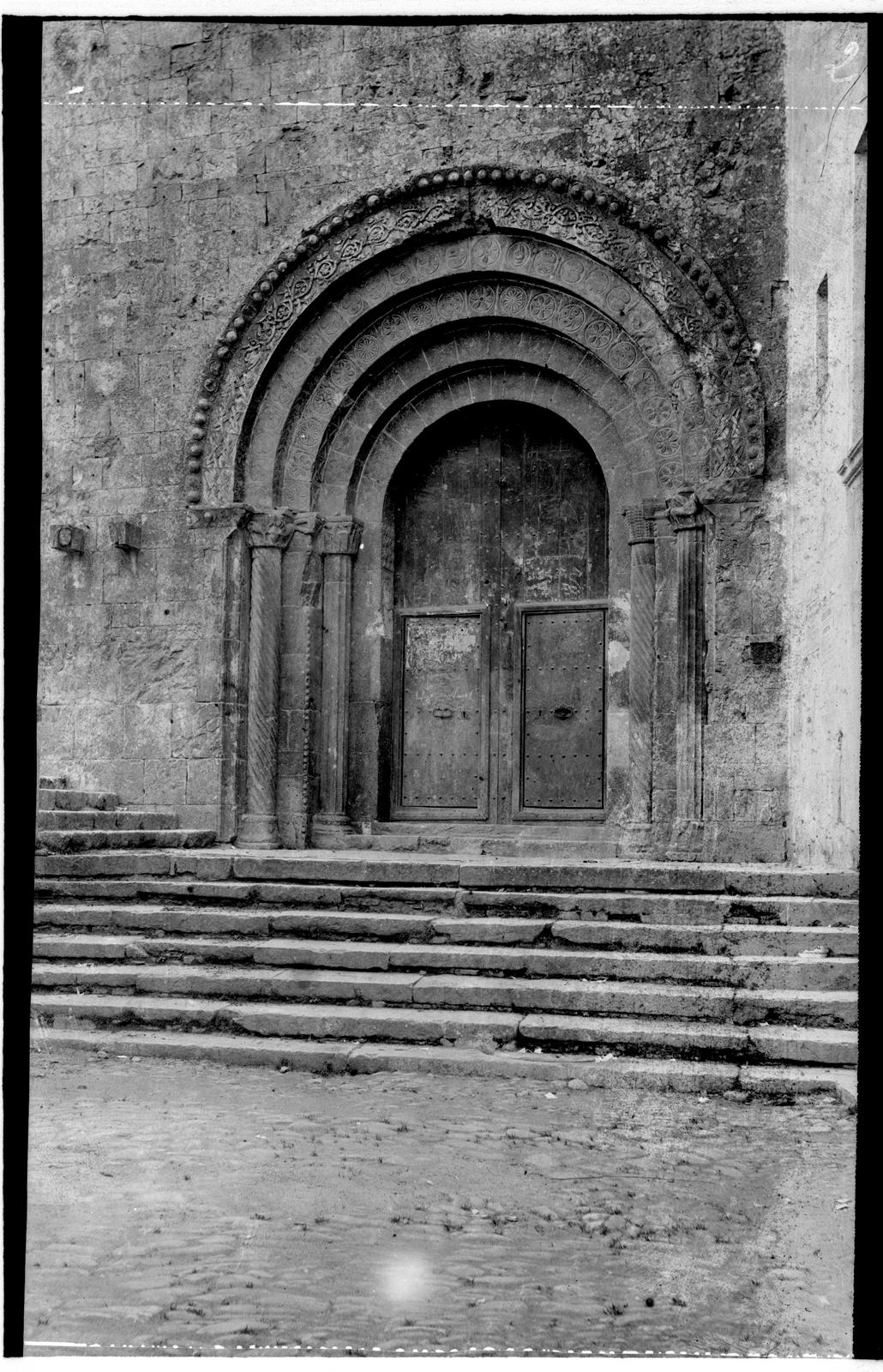 Desconegut, [Church of St. Peter Galligants]