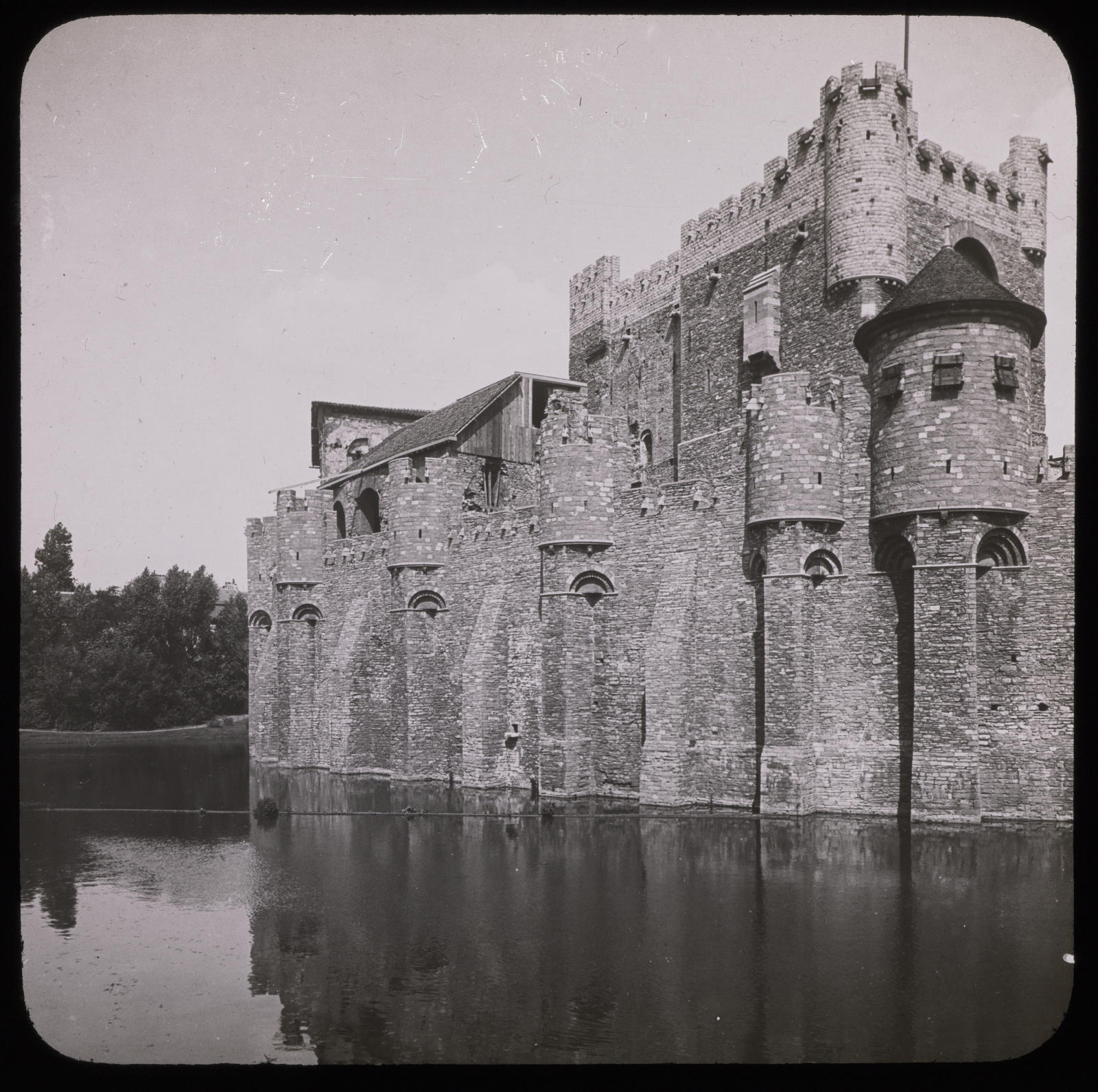 Desconegut, Gand, château des Comtes sur le canal Mazo, E.