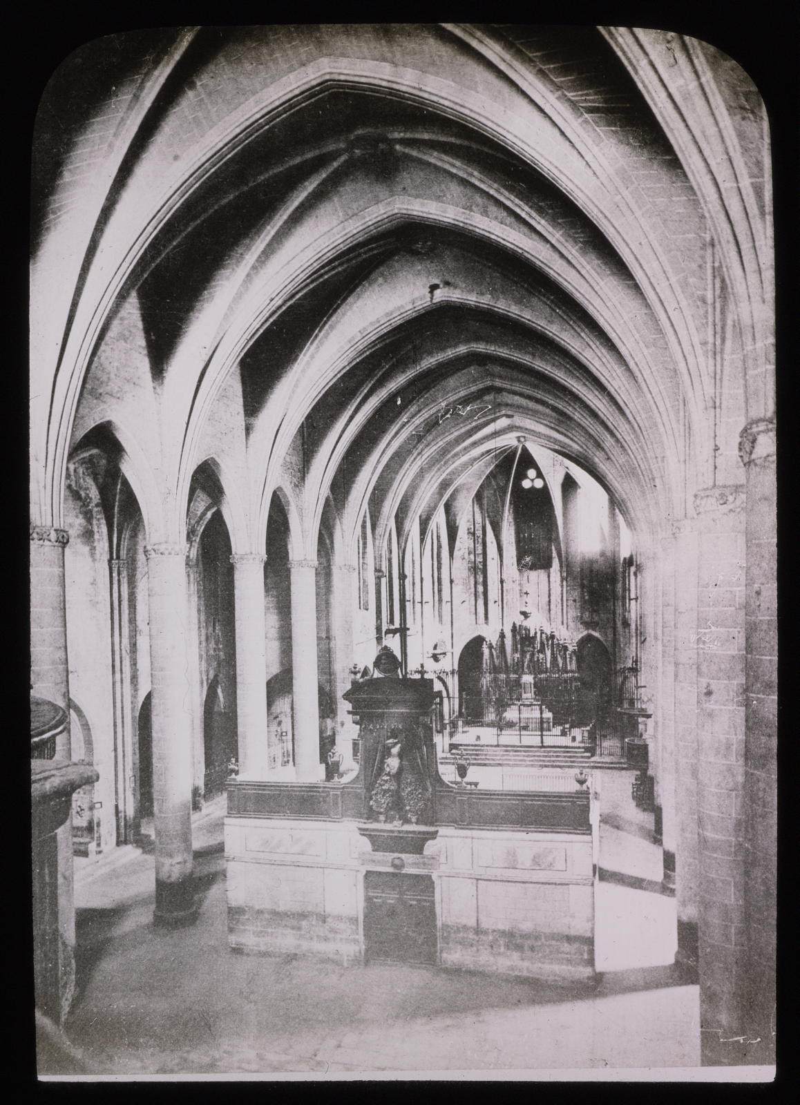 Desconegut, Castelló de Ampurias. Interior de la Iglesia Esteva Marata, J.