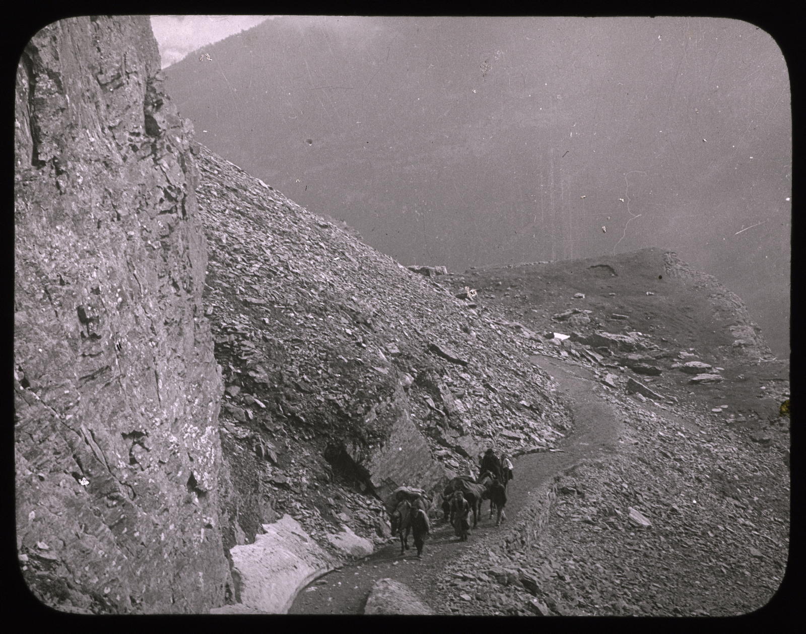 Desconegut, Paroi calcaire jurassique, eboulements de ces calcaires. Vaud Les Fils d’ Émile Deyrolle