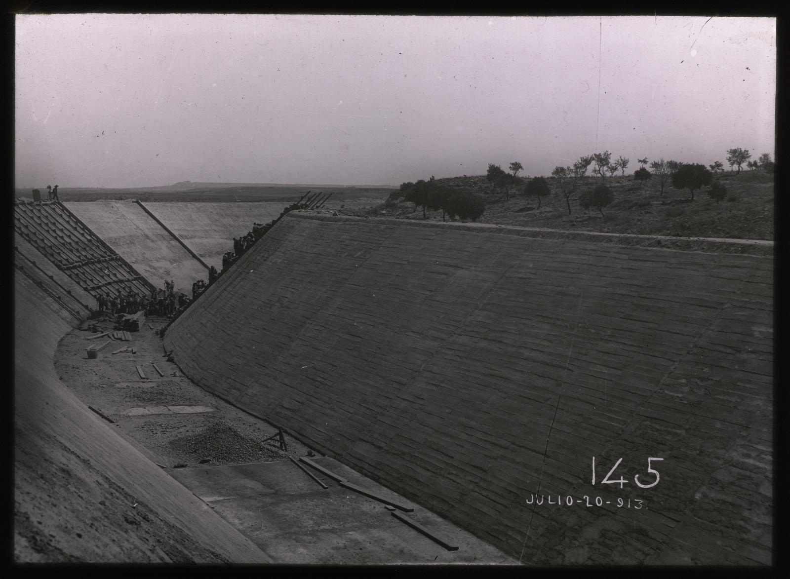 Desconegut, [Canal en construcció]