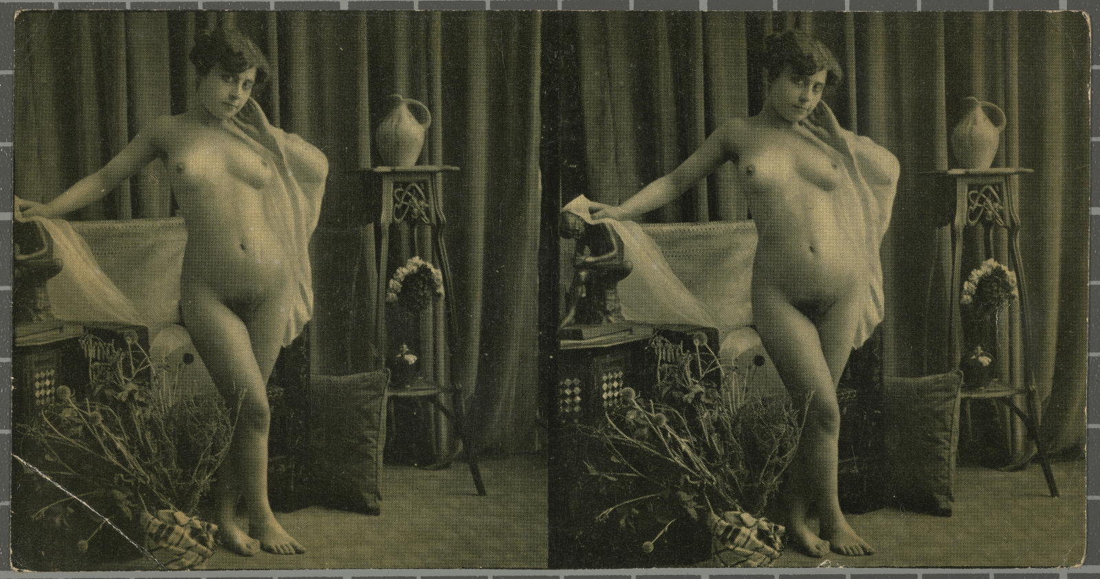 Desconegut, [Female children]