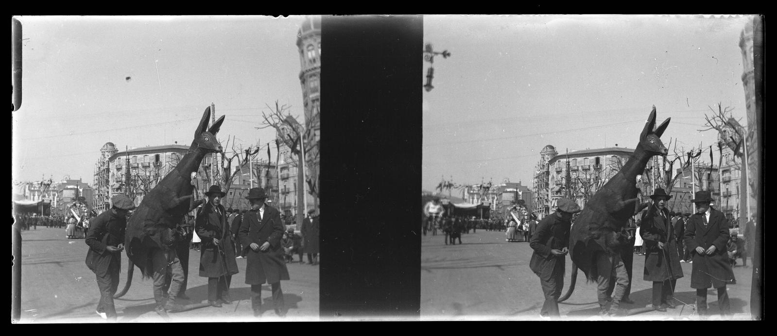 Desconegut, Parade by Barcelona