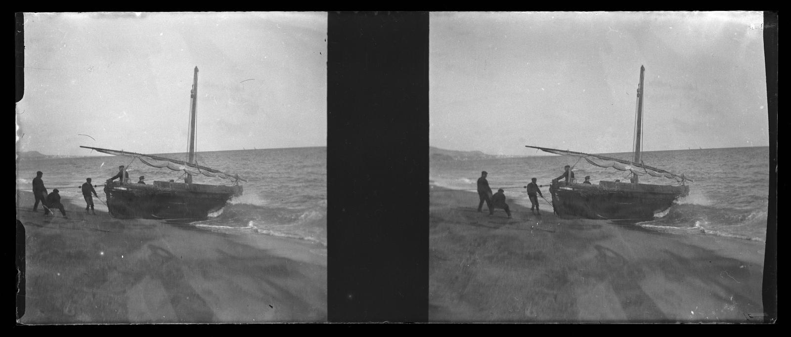 Desconegut, [boat and fishermen]