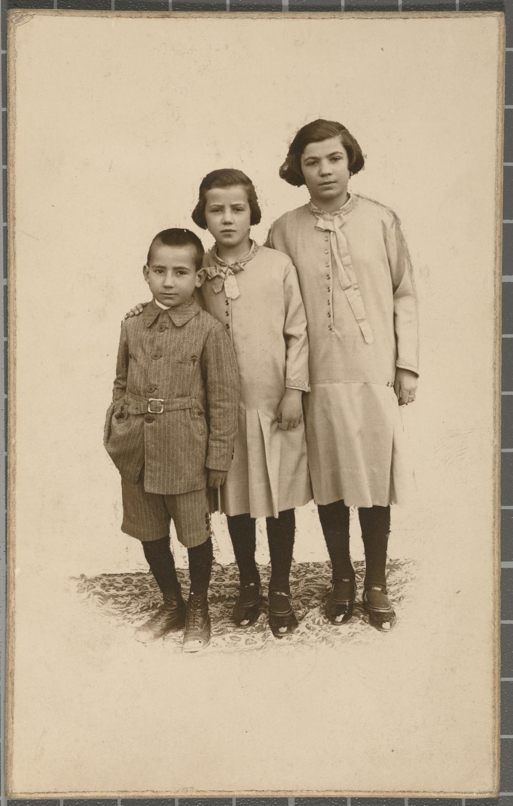 Desconegut, [Retrat d'un grup]