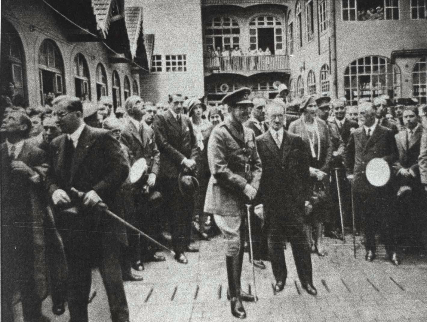 Desconegut, [Official visit of King Alfonso XIII to the Ground Factory]