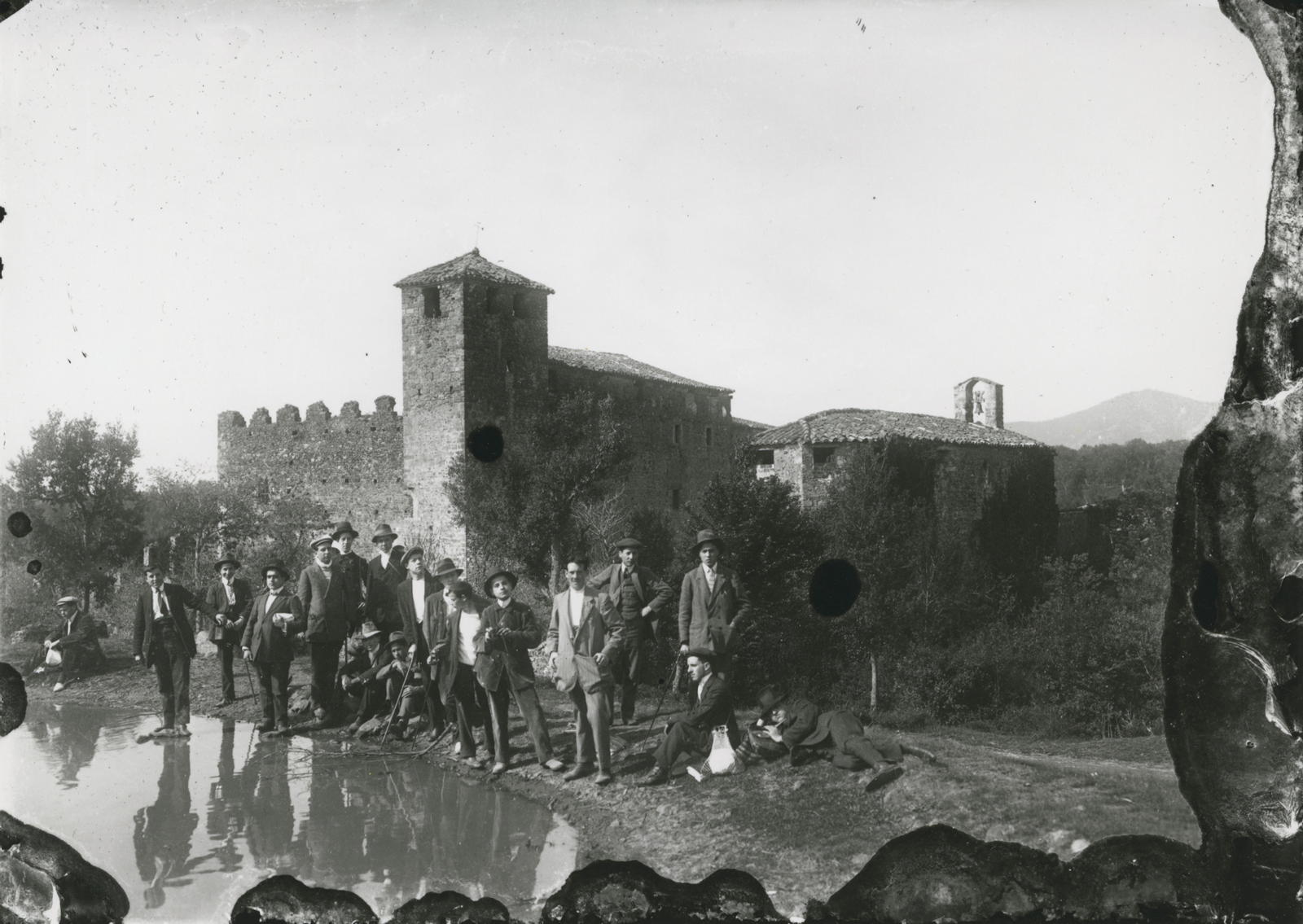 Desconegut, [Excursió de l'Institut de Segon Ensenyament]