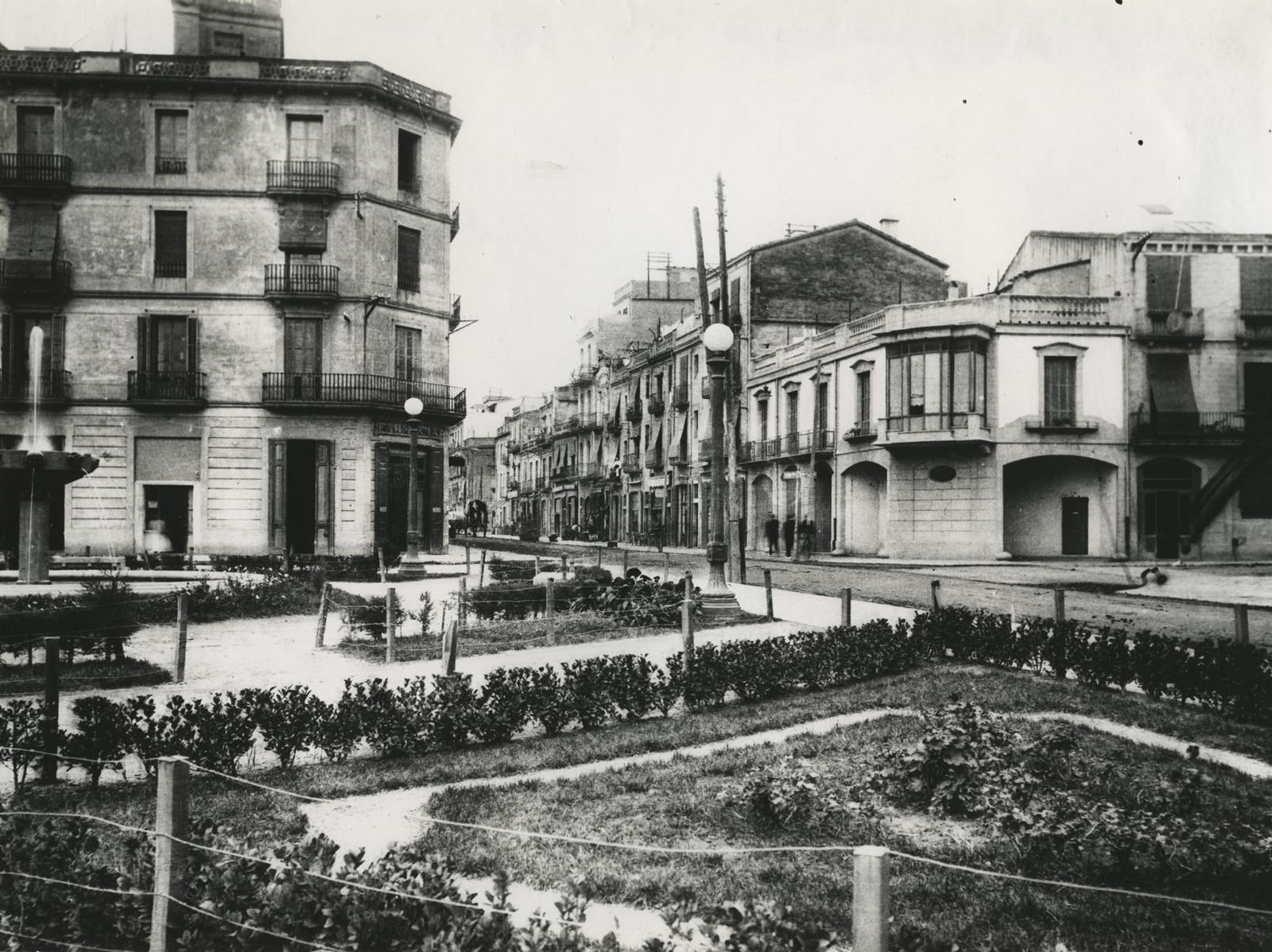 Desconegut, [Plaça Marquès de Camps]
